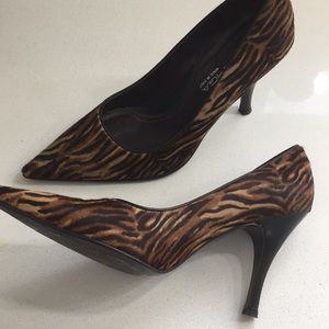 Animal print heels by via spiga size 8